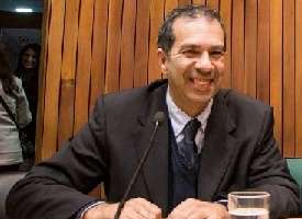 Edil Silvera denuncia transacción extrajudicial de la IDM por terrenos en la costa de Edén Rock