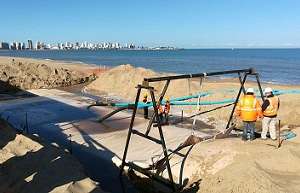 Comenzaron a instalar geotubos para proteger las dunas de Punta del Este
