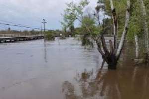 48 personas permanecen evacuadas por intensas lluvias