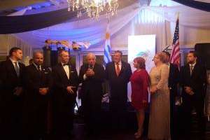Intendente Antía recibió llaves de la ciudad de Miami