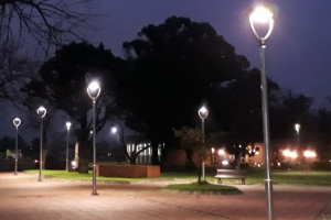 Plaza Artigas de Piriápolis ya tiene todas sus luminarias funcionando