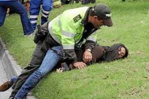 Hay cinco detenidos por el intento de robo y agresión a dos jóvenes en la Av. Pedragosa Sierra