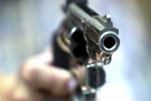 Un joven fue baleado en la cabeza en Los Eucaliptus