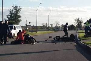 Tres mujeres lesionadas en un choque entre dos motos
