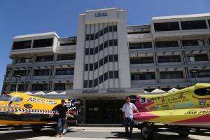 Lanchas de la F1 Powerboat realizan una demostración en la Playa Mansa
