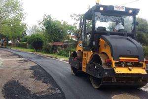 Se está repavimentando la calle Simón Bolívar