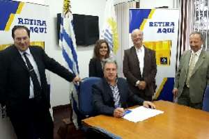 Cacfimm firmó convenio y ahora tendrá tarjeta de crédito para socios