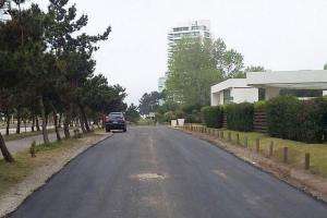 Pavimentaron calle de servicio del Complejo Ocean Drive