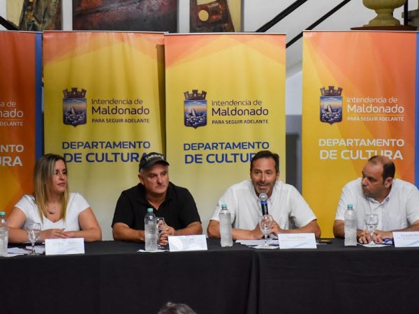 Lanzamiento del Carn...