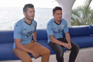 La selección uruguaya presentó en Casapueblo la camiseta que lucirá en Rusia