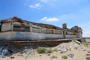 Demolieron parador “El Chiringo” en las Grutas