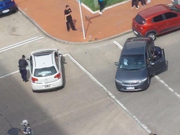 Choque entre dos aut...