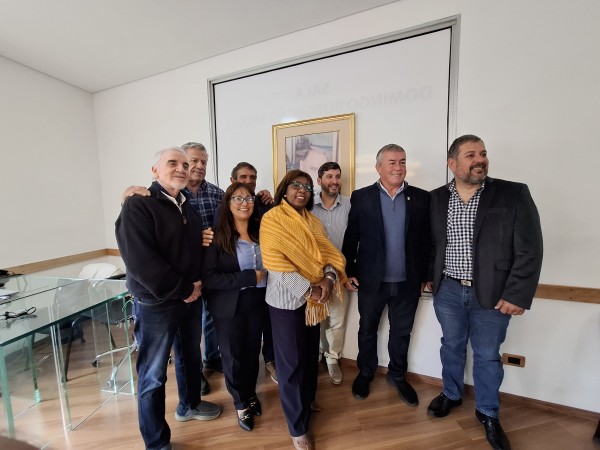 Gloria Rodríguez anunció su apoyo a Miguel Abella y a las candidaturas a alcalde de Laventure, Tort, Pereyra y Reyna
