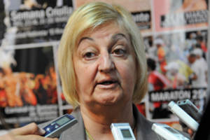 Kechichián "sorprendida" por medida de estacioneros de no aceptar tarjetas