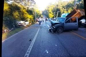 Violento choque deja varias personas heridas