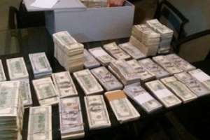 Con gran operativo policial requisan cofres de Balcedo en Montevideo y Punta del Este 