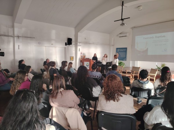 El derecho a un nacimiento respetado: profesionales de Maldonado promueven la información y el empoderamiento