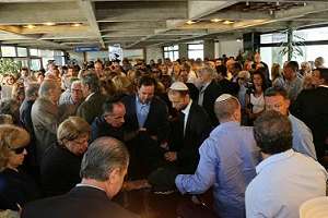 Restos de Benito Stern fueron despedidos en un acto colmado de público que se cumplió en la IDM