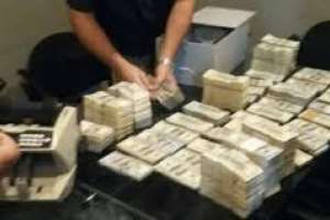 Se investiga por cual aeropuerto Balcedo ingresó el dinero desde Argentina