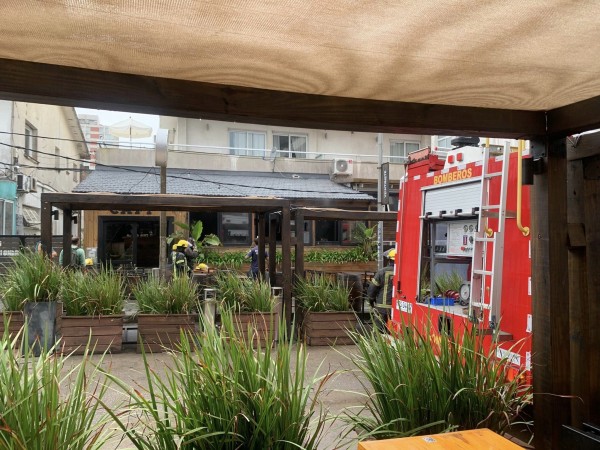 Tomó fuego cocina de comercio de calle 27