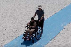 Destacan éxito del Programa Playa Accesible en Piriápolis, que sigue hasta fin de mes