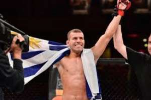 Gastón Reyno derrotó al japonés Henri Kakiuchi por nocaut técnico