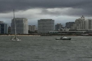 La Armada asistió a un velero con seis tripulantes cerca del Puerto de Punta del Este