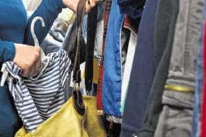 Una joven de 18 años y un menor cometieron dos  hurtos, pero fueron atrapados por la Policía