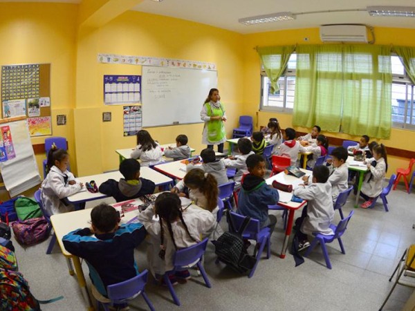 En 2024, casi el 65% de los alumnos de primaria faltó a más del 10% de las clases y el ausentismo crónico en nivel inicial superó el 80%