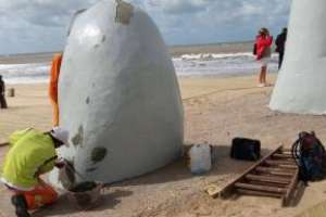 Restauran la escultura “Los Dedos” en Punta del Este