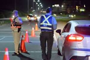 Dos jovenes fueron imputados por intento de soborno a policías e inspectores municipales