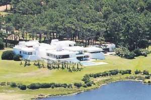 Intendencia de Maldonado avala nuevo proyecto que preservará "Poseidón"