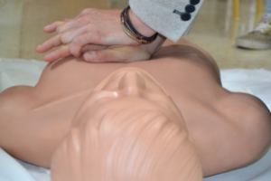 Capacitación abierta al público durante el Día Nacional de la Resucitación Cardíaca