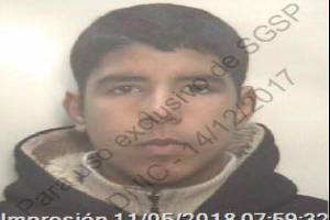 Llevaban un tv 32" y otros efectos de robo en moto, lo que alertó a los policías; marcharon a la cárcel