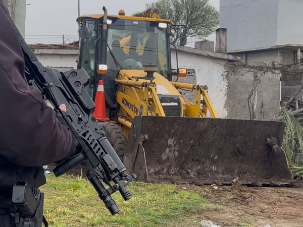 Importante operativo policial en Maldonado Nuevo en búsqueda de personas desaparecidas