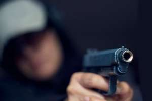 Investigan otra rapiña contra un supermercado