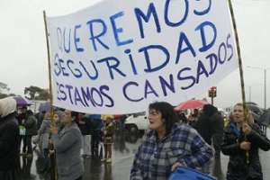 Vecinos denuncian disparos contra un patrullero y otro auto particular