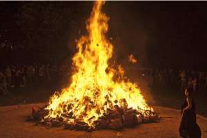 Hogueras de San Juan: organizan beneficio para la Escuela Especial “Rosalía de Castro”