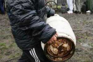 Robaron dos garrafas en un pub y fueron detenidos