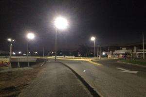 Iluminaron bifurcación central en importante cruce de Maldonado