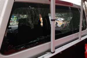 Dos vehículos de Tránsito de la IDM fueron atacados con piedras