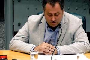 Artola aspira a ser electo con votos de la oposición