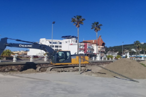 Realizan trabajos de redistribución de arenas en playa de Piriápolis