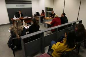 Detuvieron a la ex esposa del profesor asesinado y allanaron su domicilio