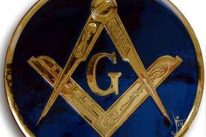 Profesor Olascoaga lanza un nuevo libro sobre la masonería en el este del país