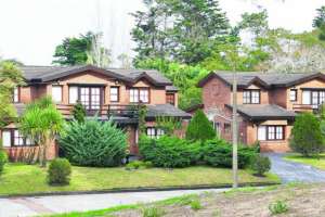 Sigue la búsqueda de los sicarios que mataron al profesor; mansión de fiestas swinger tenía cámaras en su interior