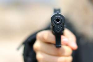 A punta de pistola intentaron robar en Cerro Pelado