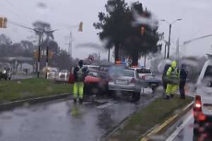 Accidente en Bulevar Artigas y Córdoba sin lesionados graves