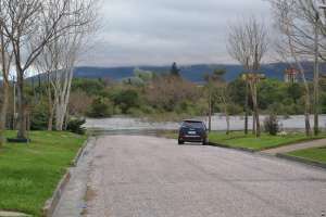 Hay varias rutas cortadas en San Carlos a causa del temporal