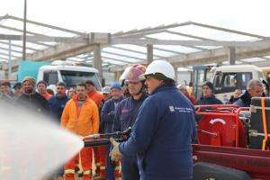 Bomberos capacitó a funcionarios en el combate de incendios